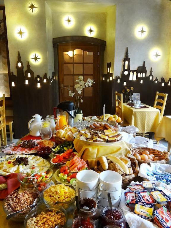U Kříže Hotel Praga