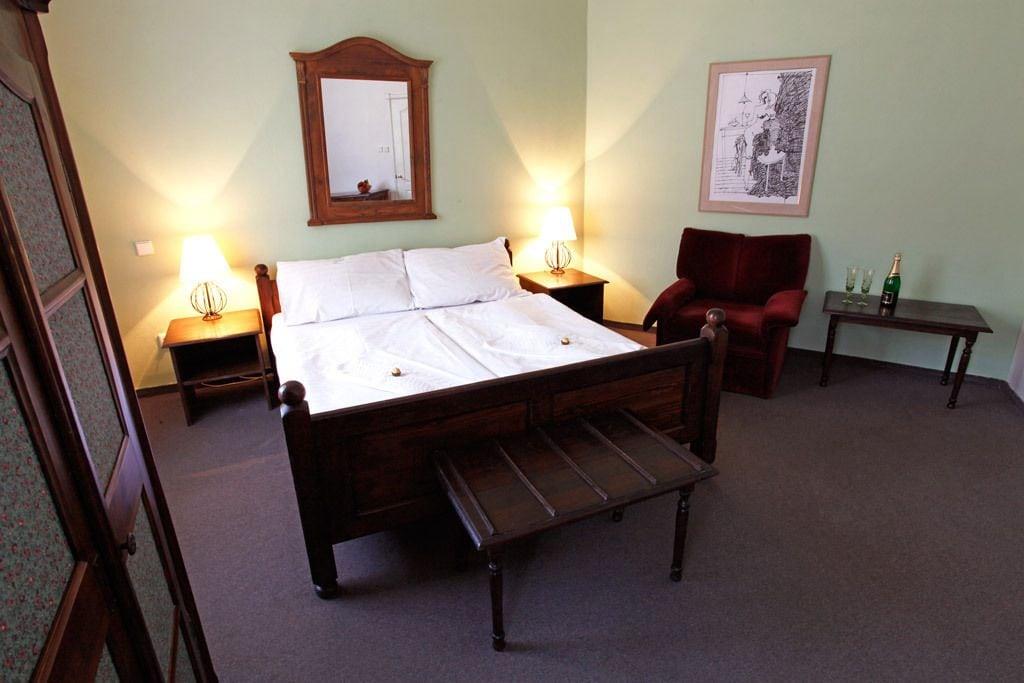 U Kříže Hotel Praga