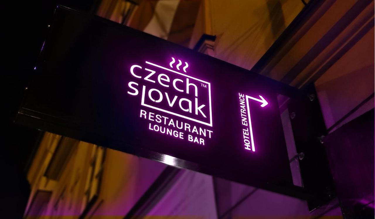 U Kříže Hotel Praga